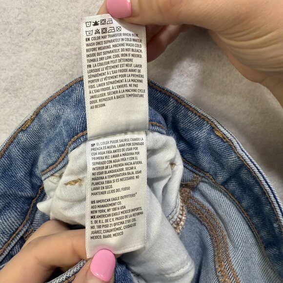 American Eagle Jeans Womens 4 Blue Distressed Mom Jean High Rise Ripped Denim - Picture 13 of 14